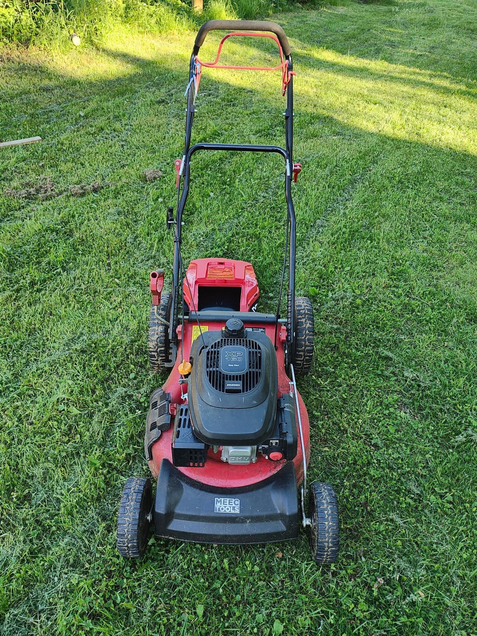 MEEC BENSINDRIVEN SJÄLVGÅENDE GRÄSKLIPPARE 2,1 kW 51 CM XP 160 EASY START