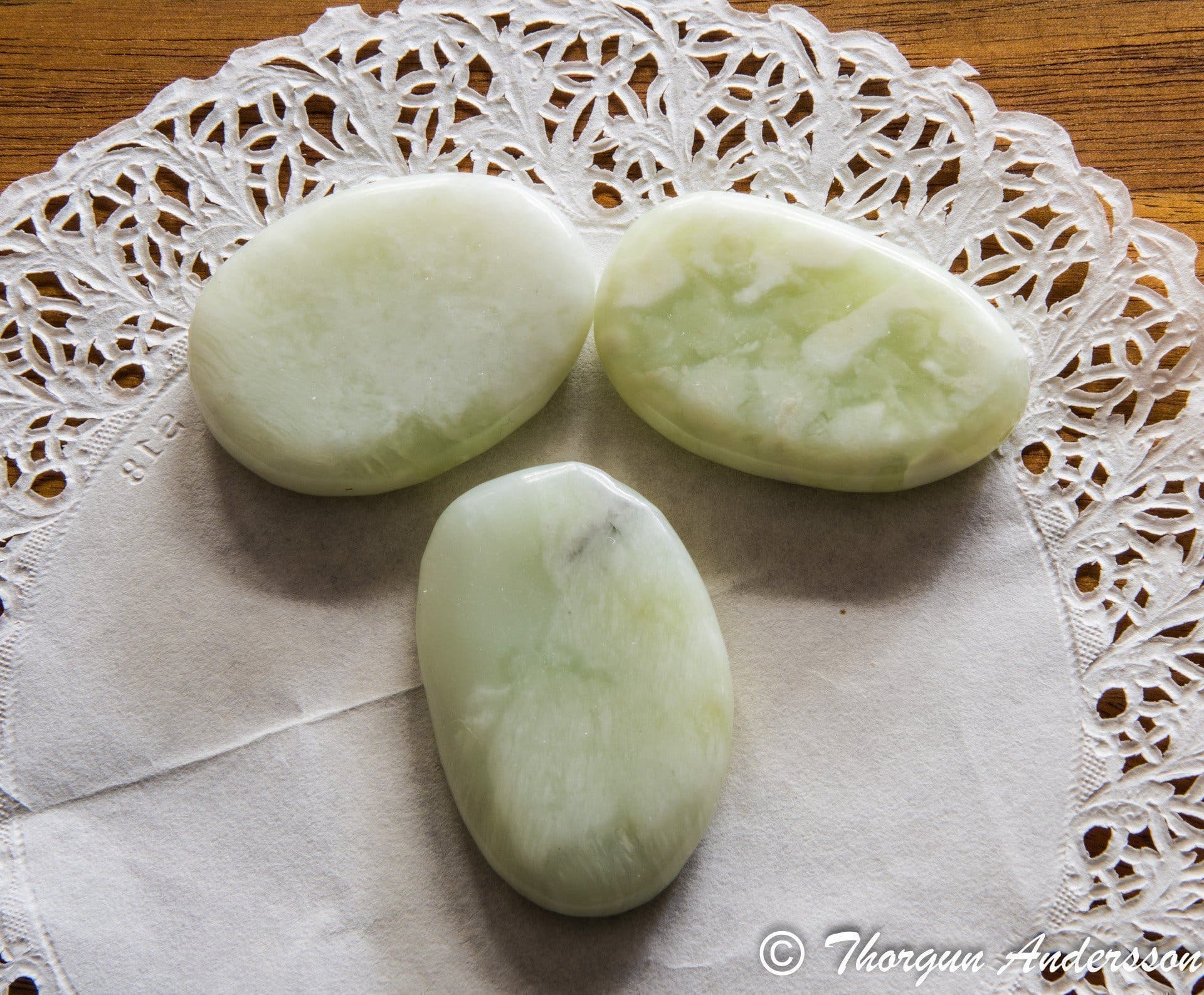 1 platt polerad touchstone Serpentin - New Jade ca 5x4 cm handsten palmstone