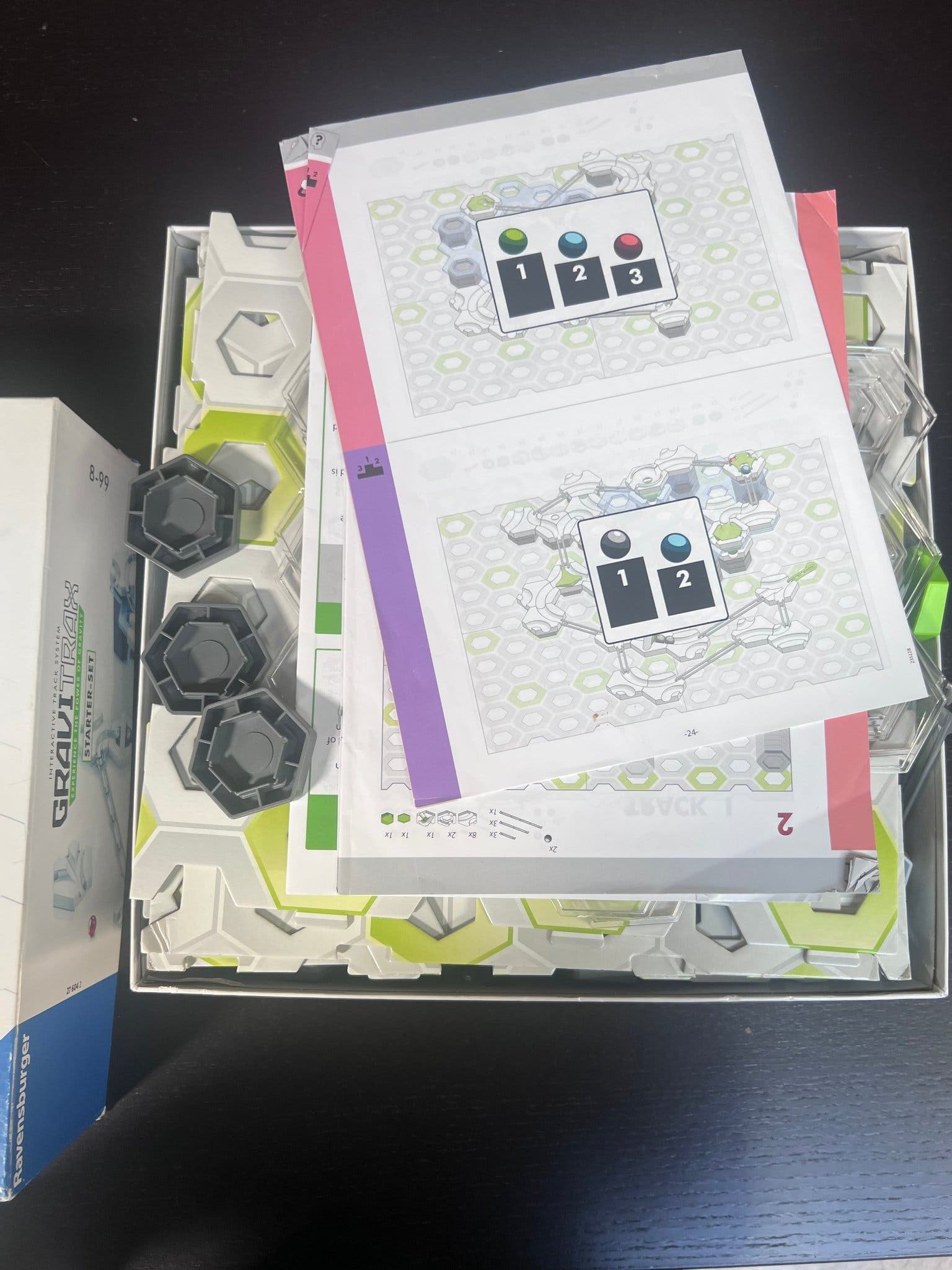 Stort paket med spel, böcker, leksaker & skridskor – endast som komplett paket