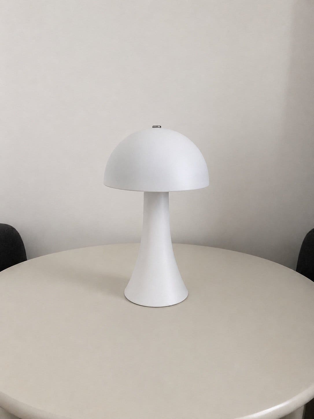 Bordslampa i svampdesign