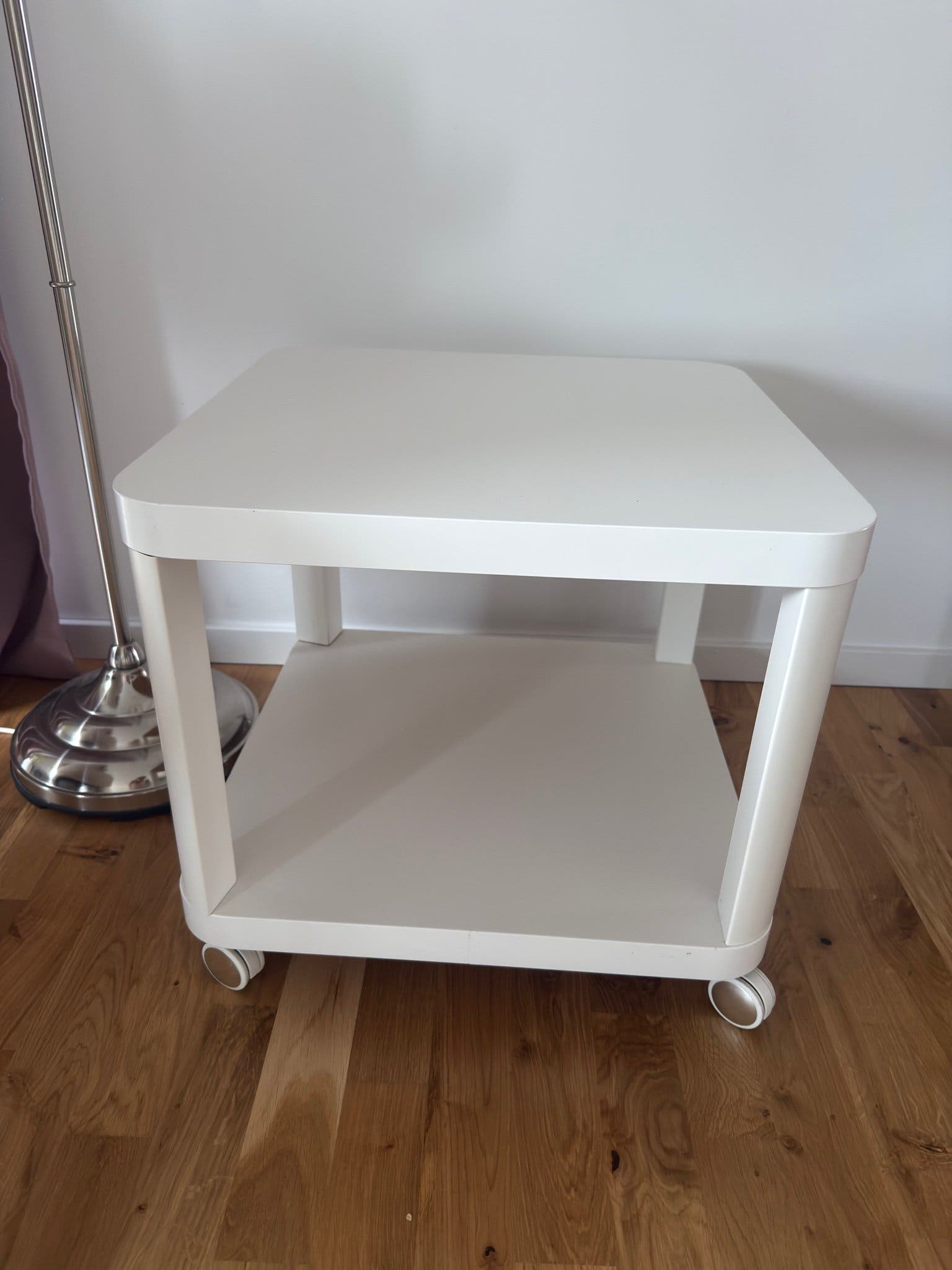 IKEA TINGBY Sidobord med hjul, vit, 50x50 cm