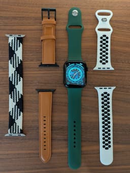 Apple Watch Series 7 4G LTE 45mm Aluminium med flera armband