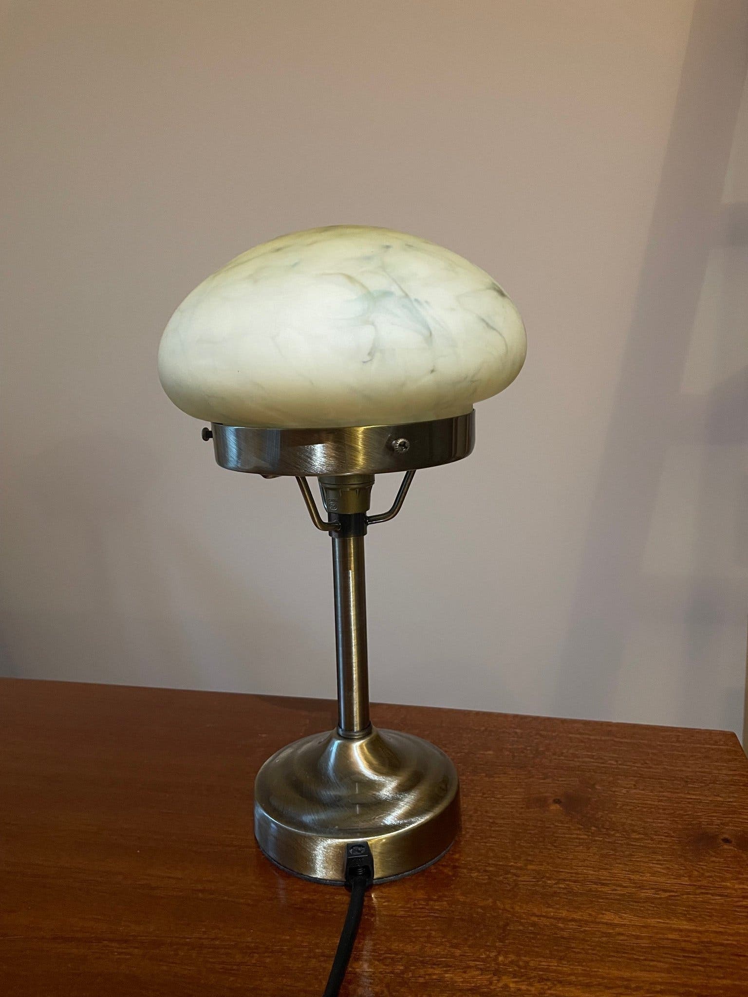 Vacker Mini Strindbergs lampa