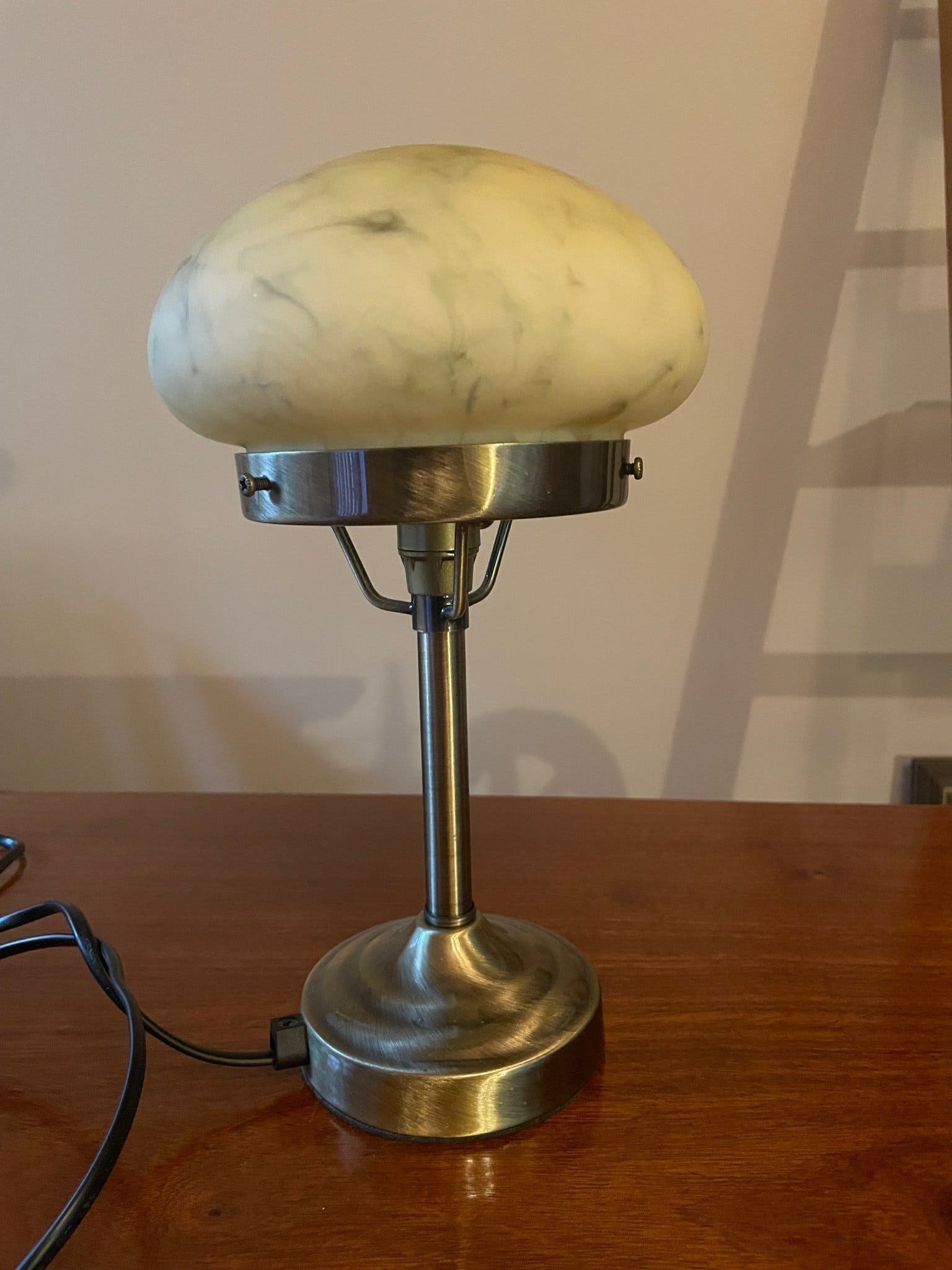 Vacker Mini Strindbergs lampa