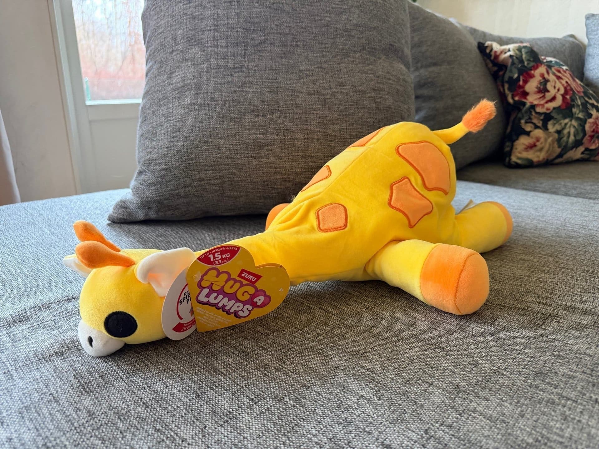NY! Hug A Lumps Giraff 1,5kg Gigi Zuru Gosedjur