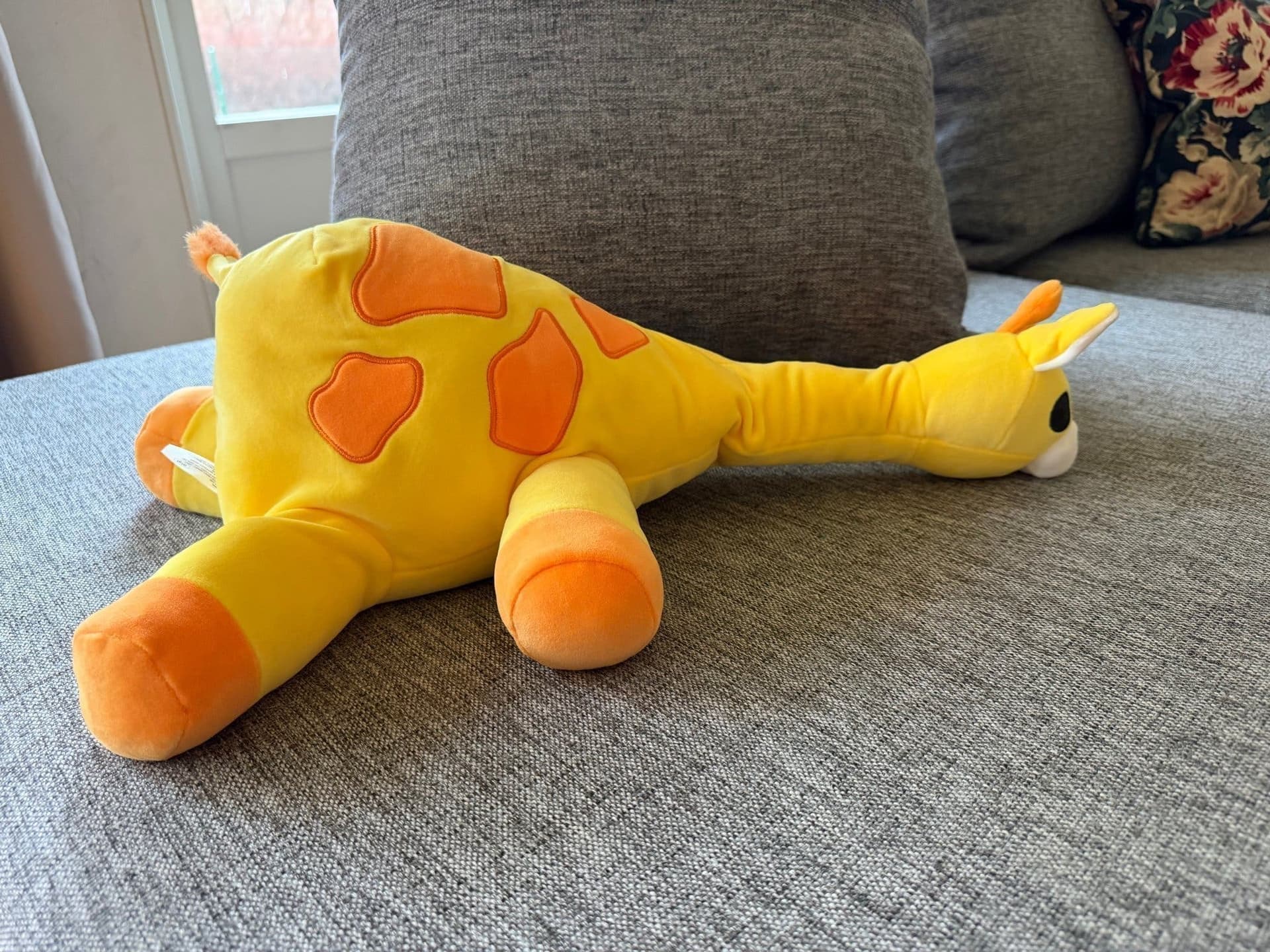 NY! Hug A Lumps Giraff 1,5kg Gigi Zuru Gosedjur