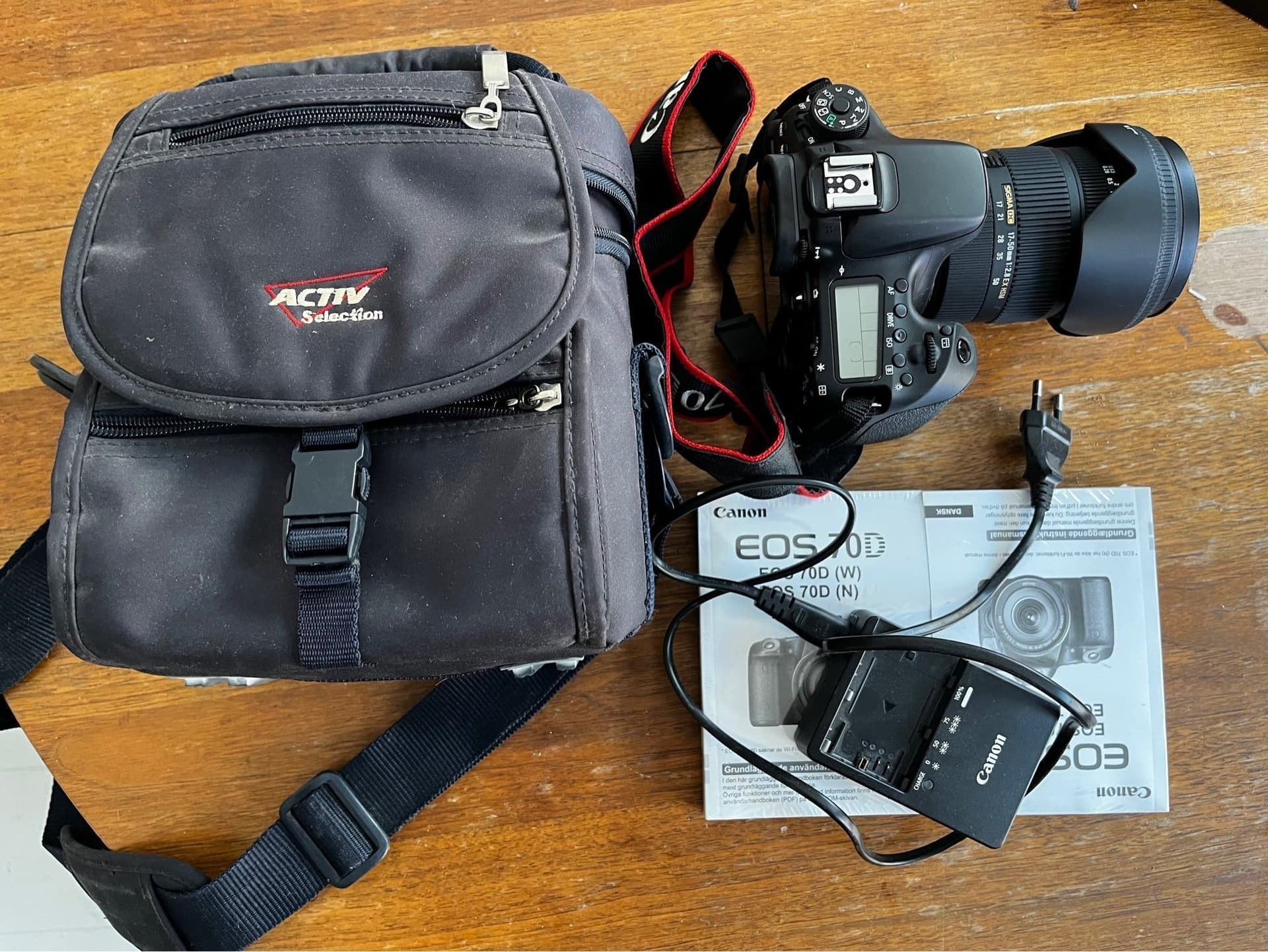 Canon EOS 70D systemkamera med Sigma DC 17-50mm 1:2.8 EX HSM objektiv