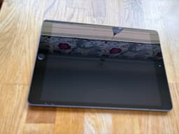 Apple iPad Wi-Fi 32GB, model A2270 med kartong