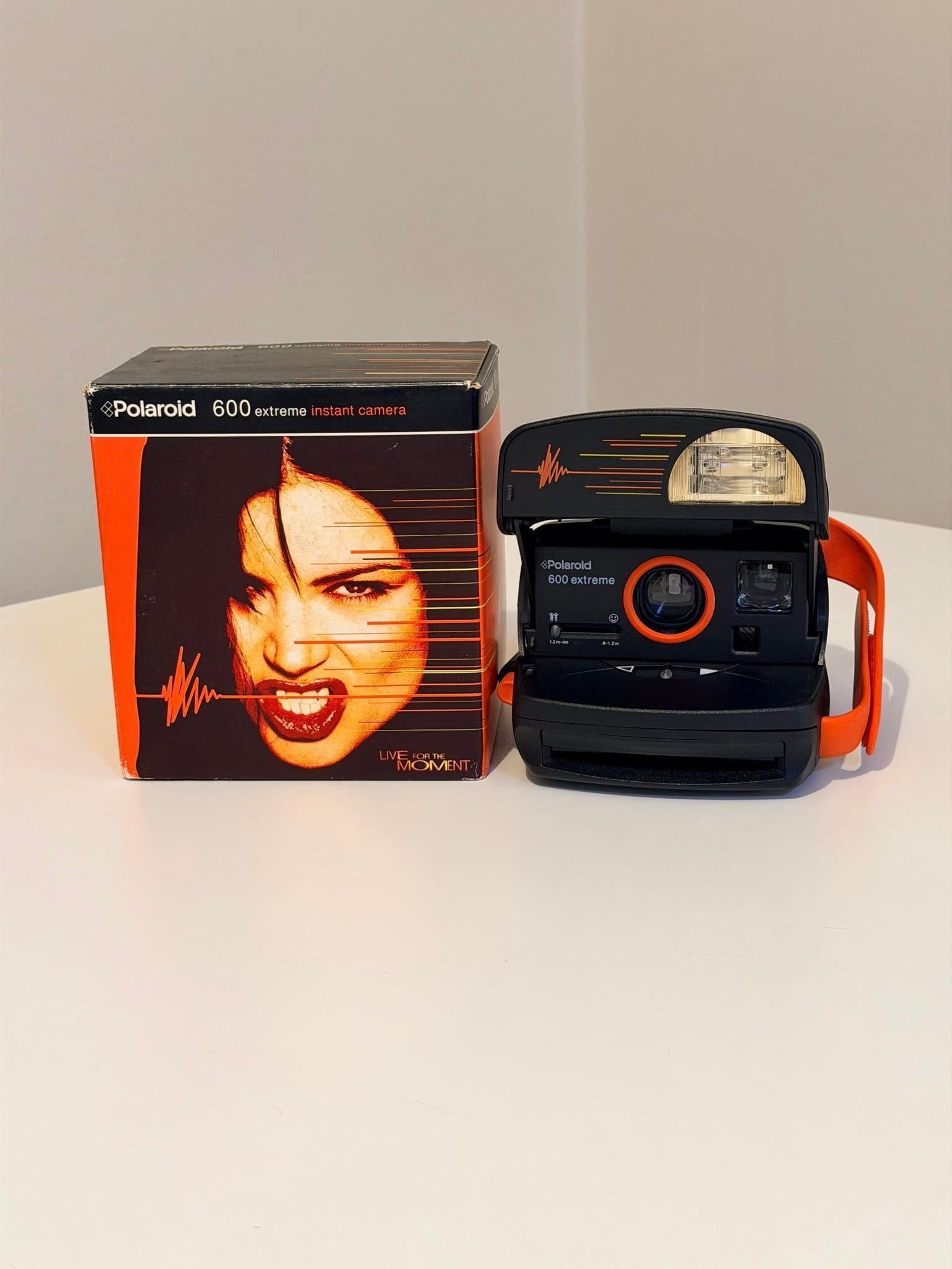 Polaroid 600 Extreme Instantkamera – Vintage 90-tal – Testad & Fungerar