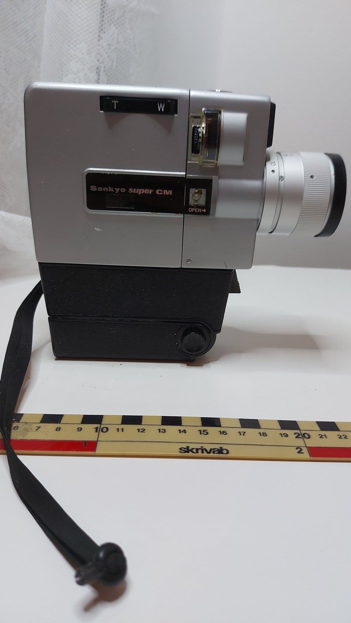 Vintage Sankyo Super CM Super 8 Movie Camera – Japan – Original Box – Zoom Lens