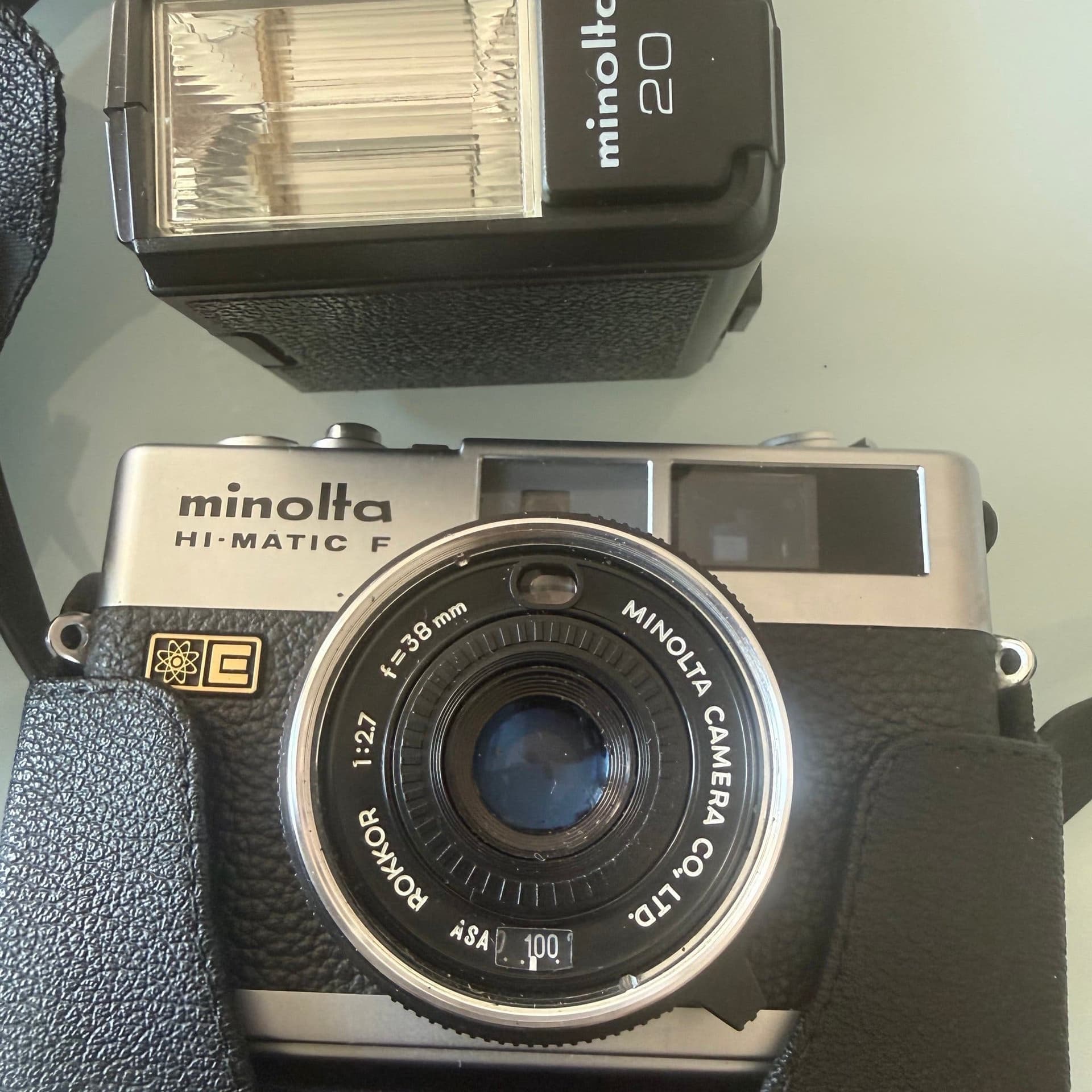Minolta Hi-Matic F + Minolta Auto 20 Blixt – Funktionstestad med batteri!