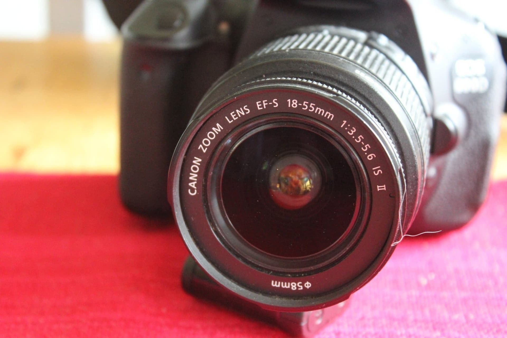Canon EOS 600D + Canon EF-S 18–55mm IS II