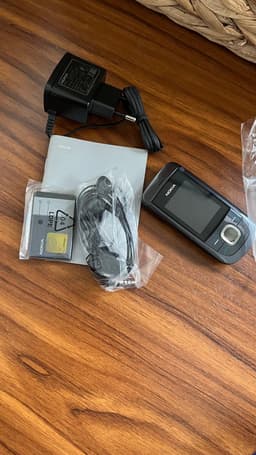 Nokia 2220 slide