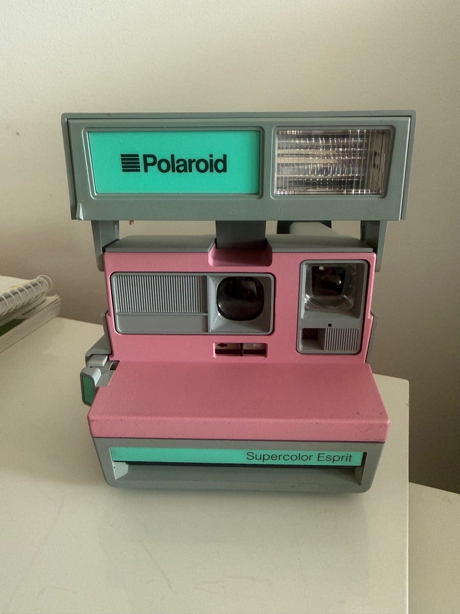 Vintage Polaroid Supercolor Esprit (Rosa/Turkos) – Toppskick!