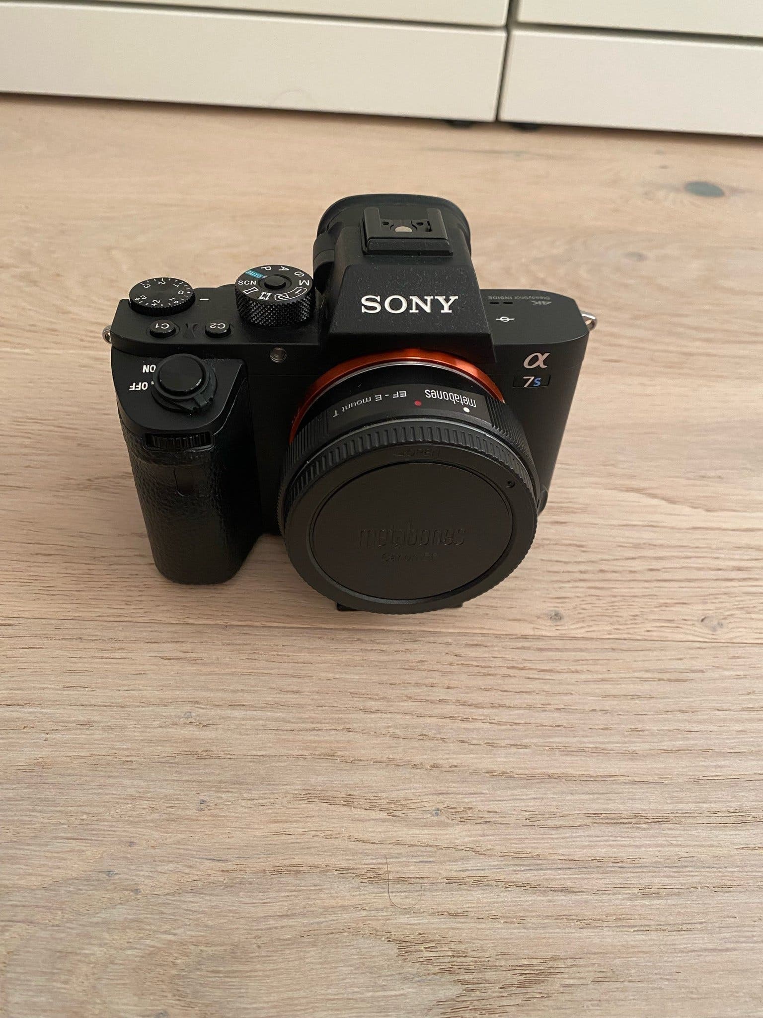 Sony a7s II + Metabones adapter EF - E