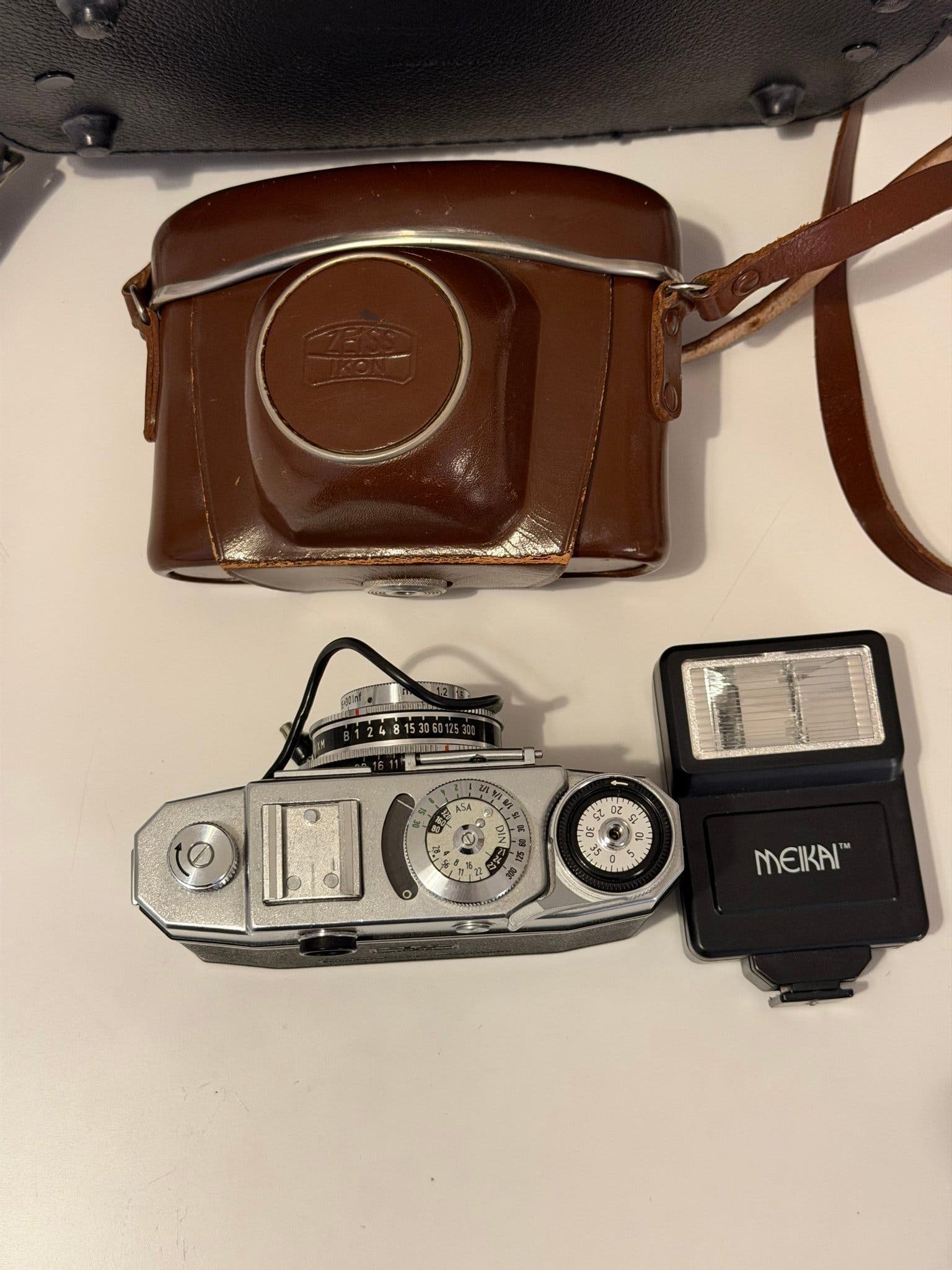 Zeiss Ikon Contina Prontor-SVS kamera med blixt – i mycket fint skick!