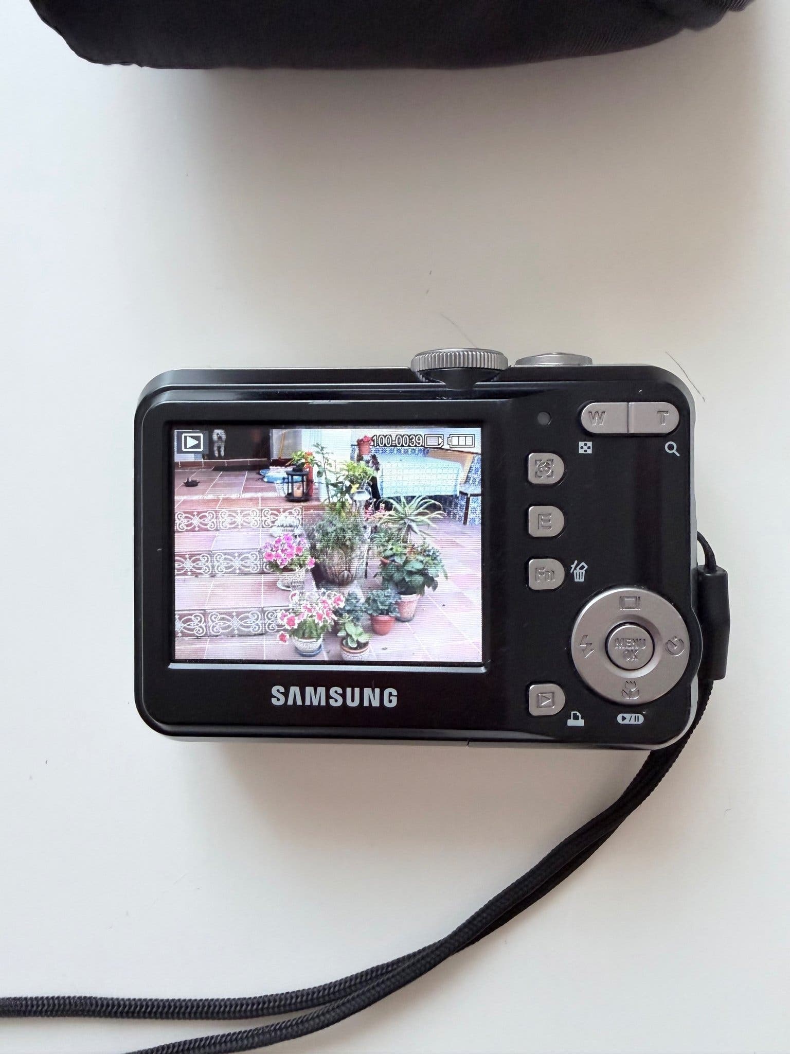Vintage Samsung S760 Digital Camera, 7.2 Megapixels