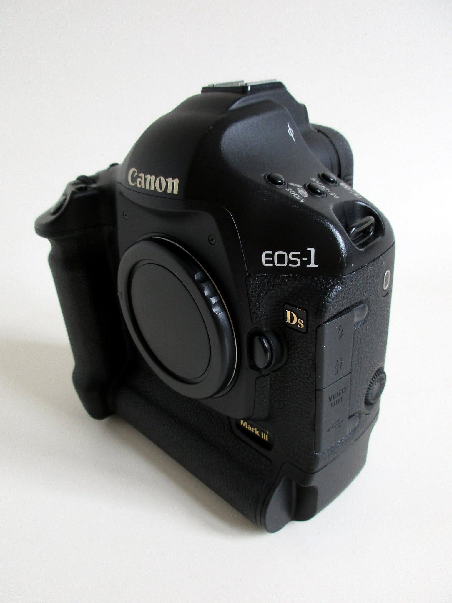 Canon EOS-1Ds Mark III fullformat i orig. kartong 2367 exponeringar - toppskick!