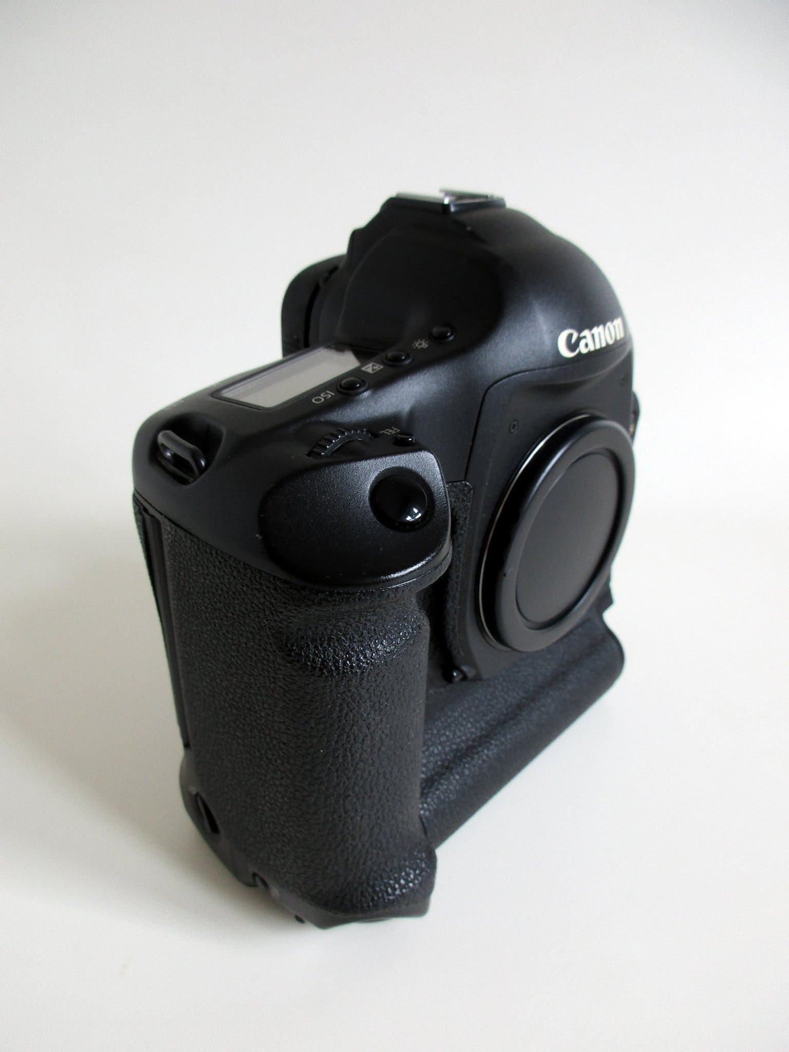 Canon EOS-1Ds Mark III fullformat i orig. kartong 2367 exponeringar - toppskick!