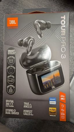 JBL Tour Pro 3