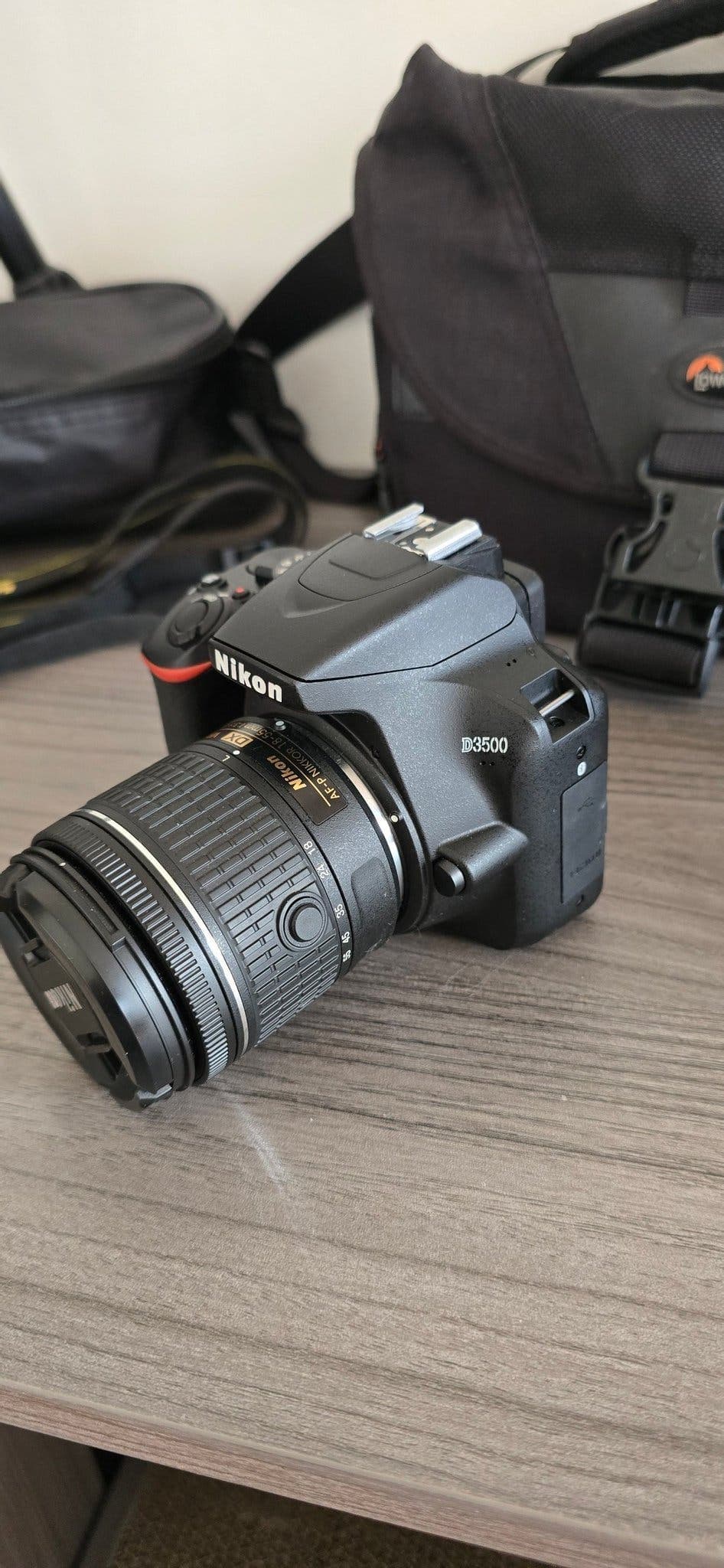 Nikon D3500 med tillbehör