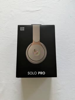 Beats Solo Pro – beige/ivory – ANC – komplett i fint skick