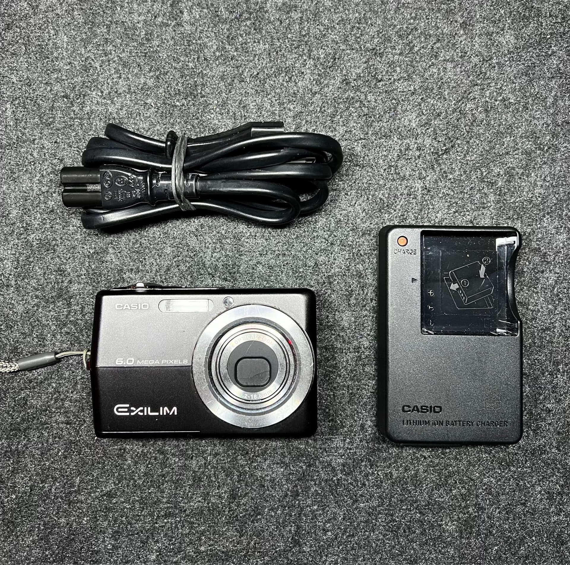 CASIO Exilim EX-Z600 svart digitalkamera [6 MP, 3 x optisk zoom, 2,7 tum LCD]