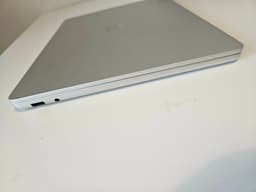 Surface laptop 13", snapdragon....
