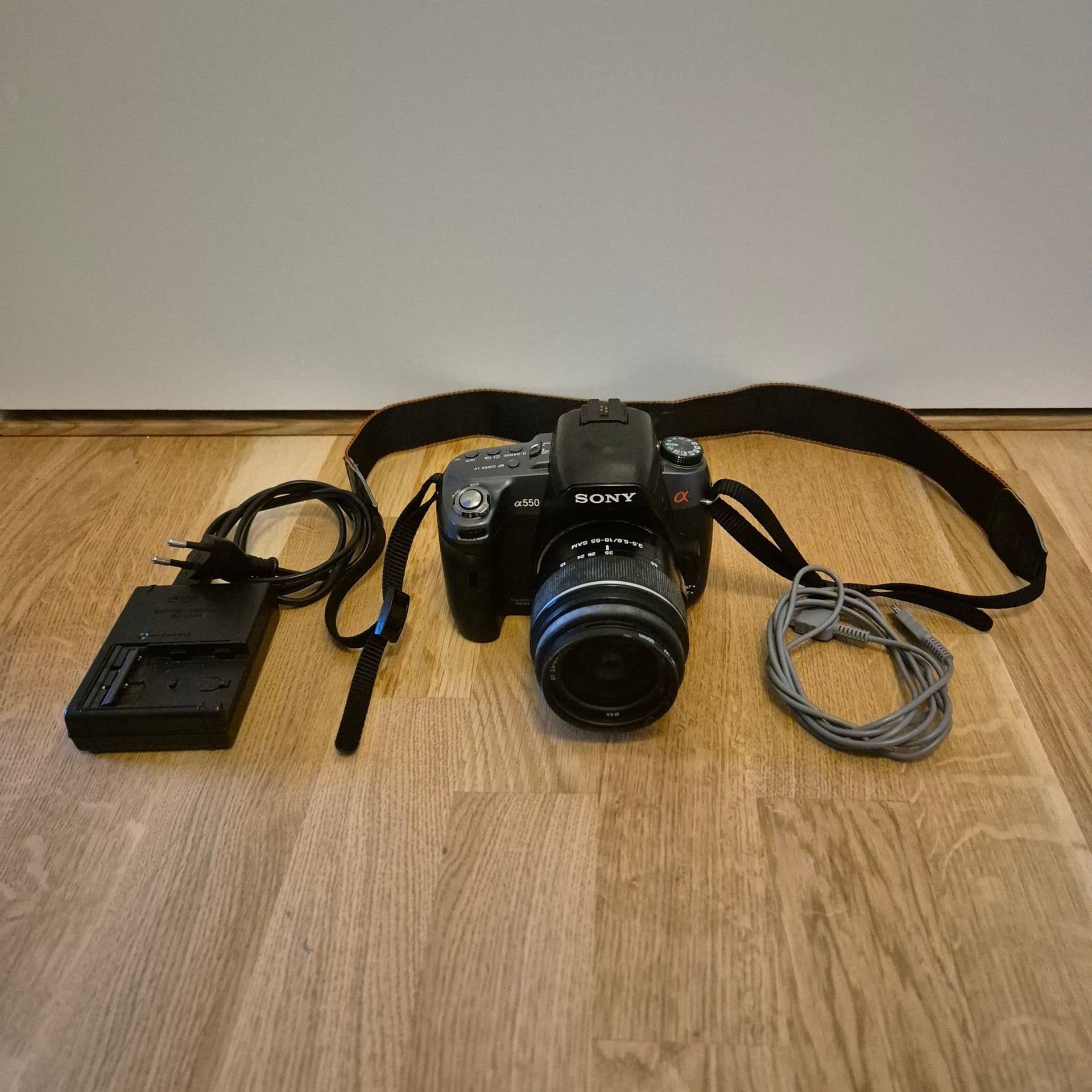 Sony Alpha 550 (DSLR-A550) + 18-55mm | Fint skick & Testad!