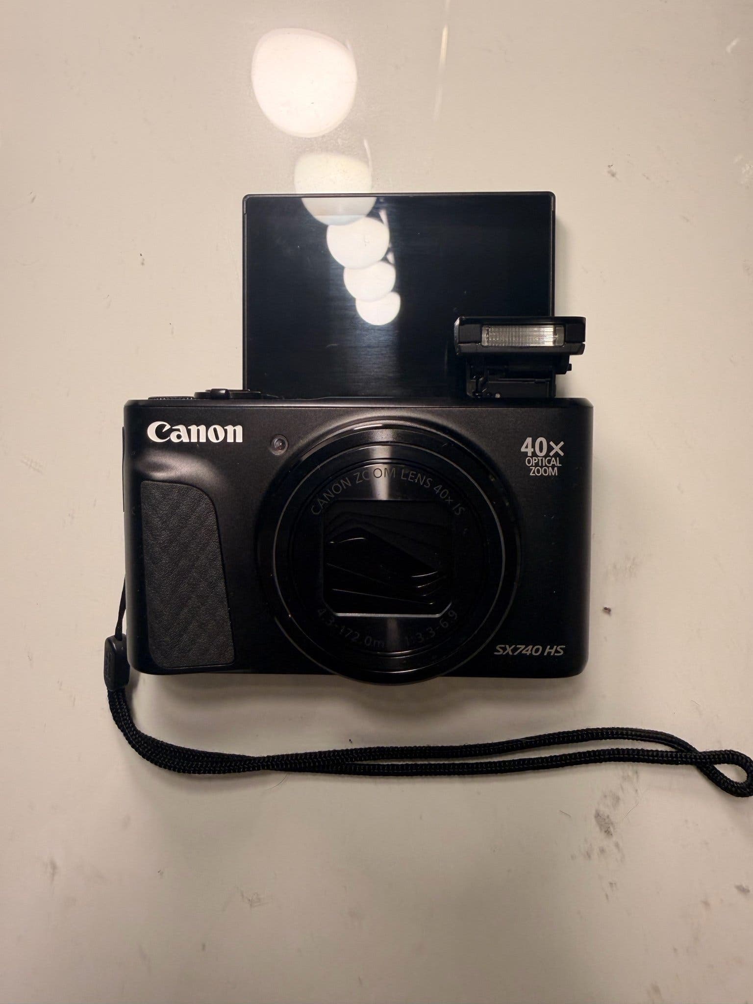 Canon PowerShot SX740 HS Lite Edition – med 40x zoom + tillbehör