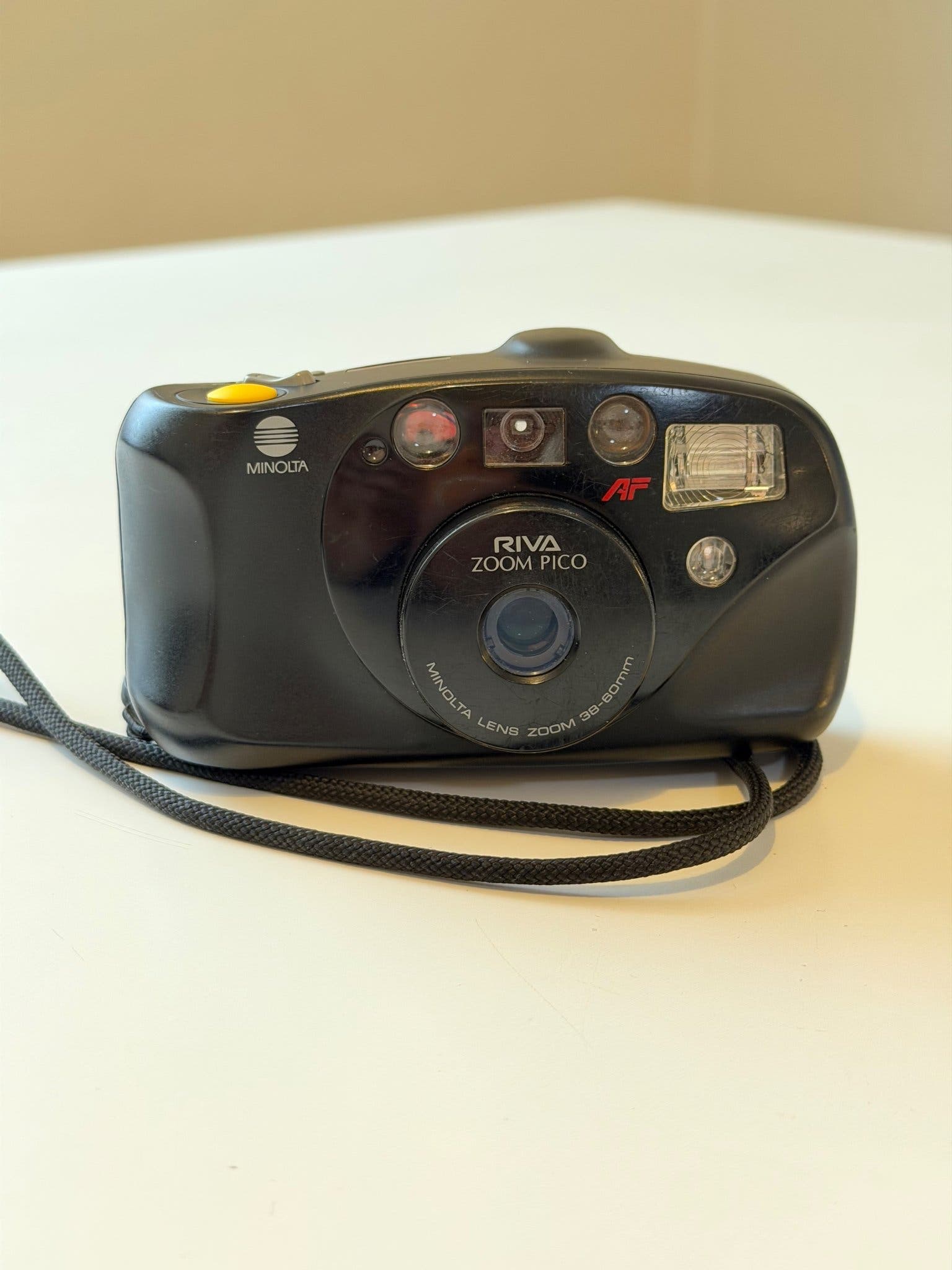 Minolta Riva Zoom Pico AF Analog Kamera