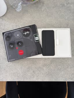 Nothing Phone (3) 12/256GB Svart