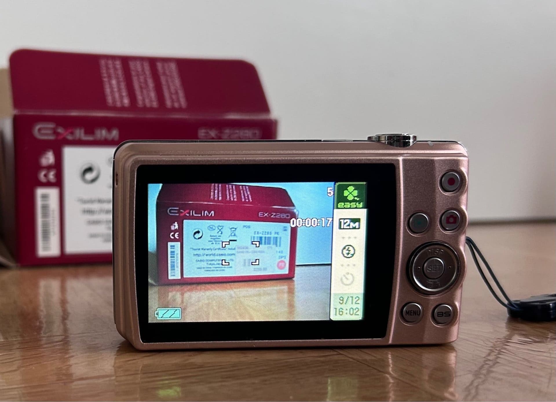 Casio Exilim EX-Z280 Rosa Digikamera 12.1 MP – Komplett i Originalkartong.