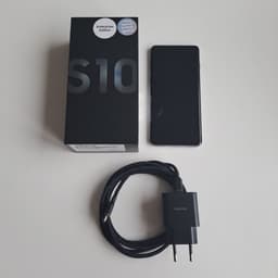 Samsung Galaxy S10 i väldigt fint skick med laddare