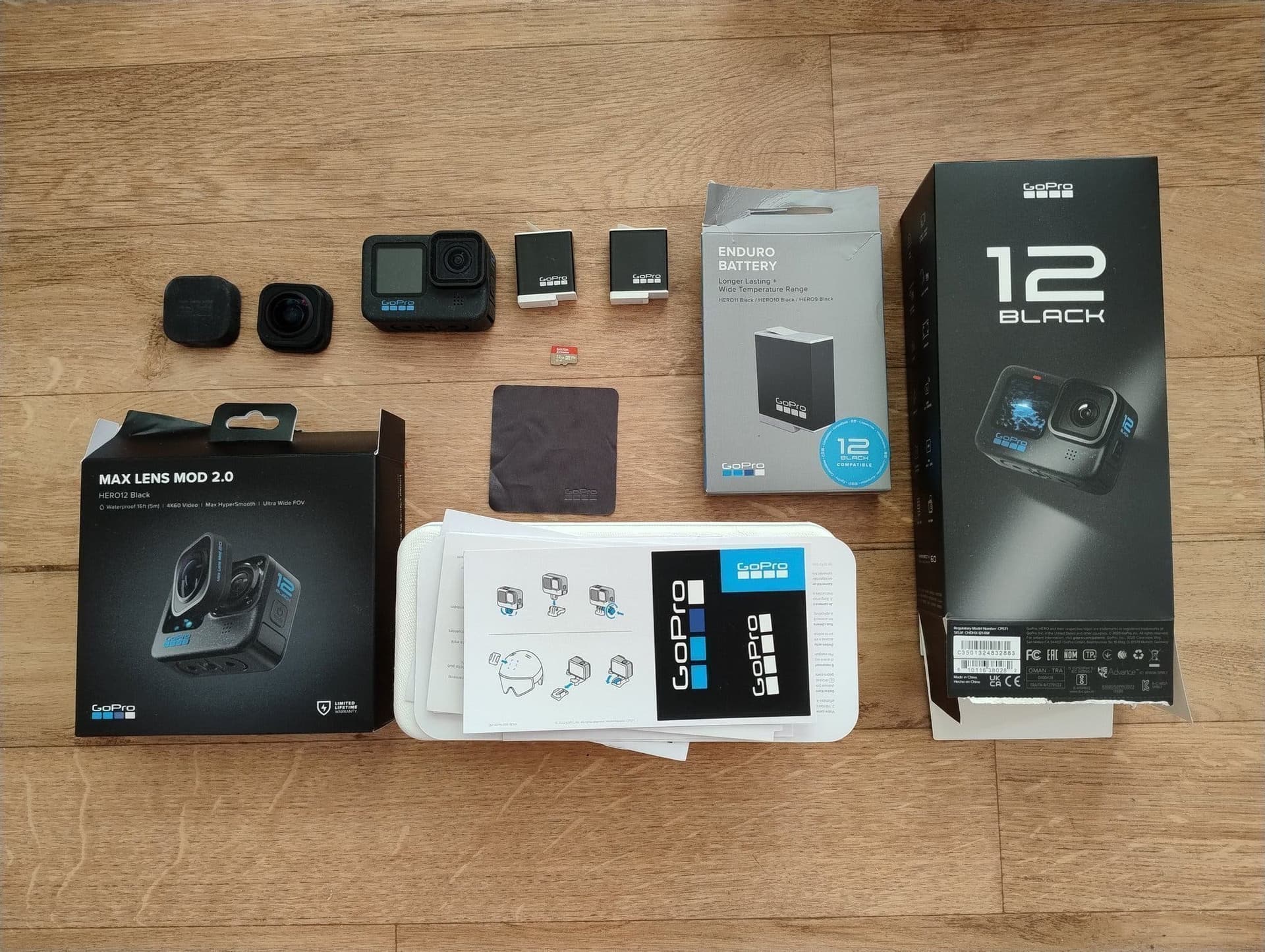 GoPro Hero 12 Black + Max Lens Mod 2.0 + 2 Enduro Battery + SanDisk Extreme 32GB