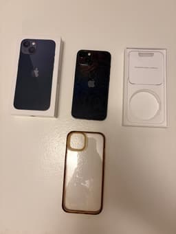 iPhone 13 midnight, 128gb med skal