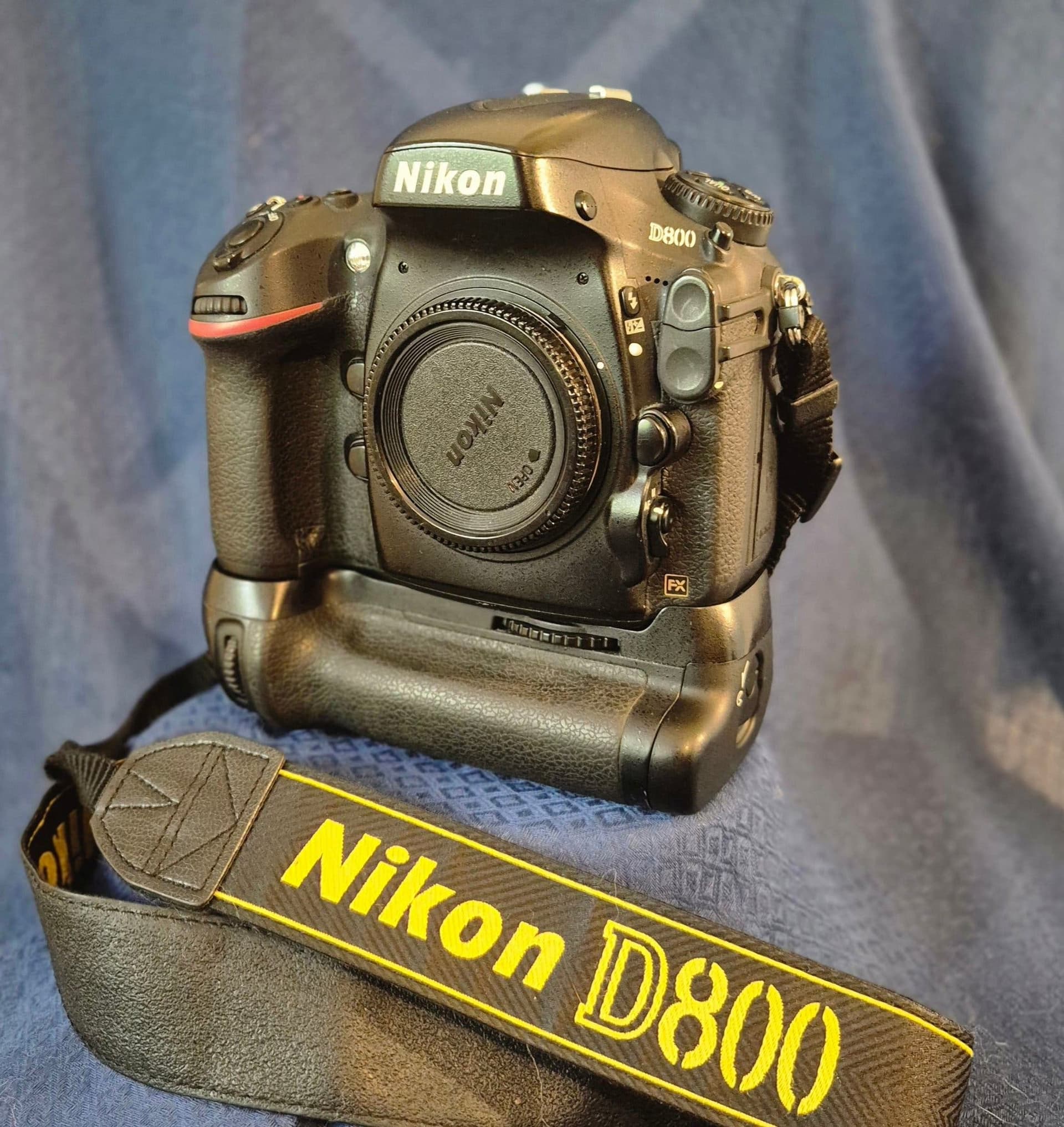 Nikon D800 med mb-d12