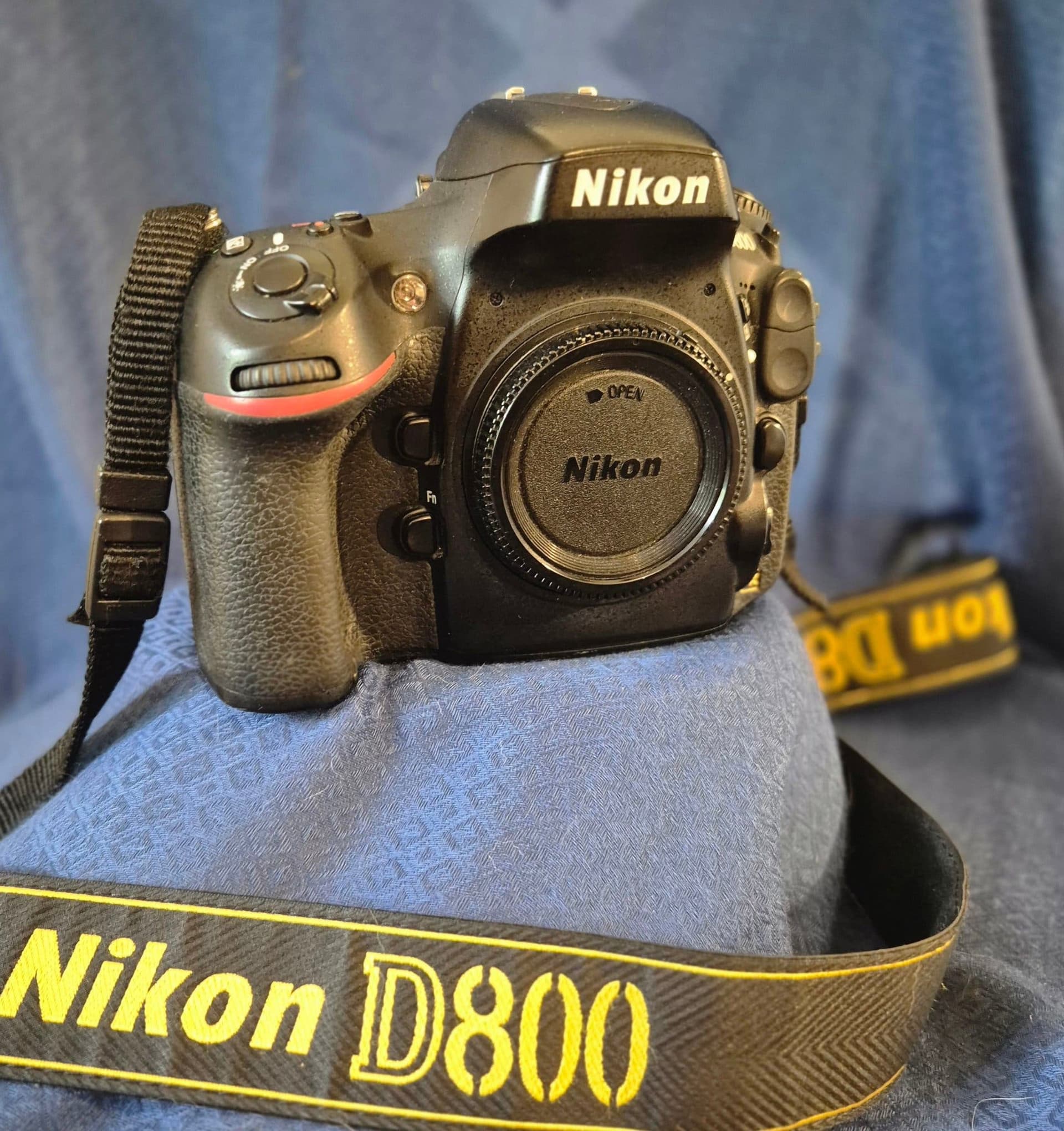 Nikon D800 med mb-d12