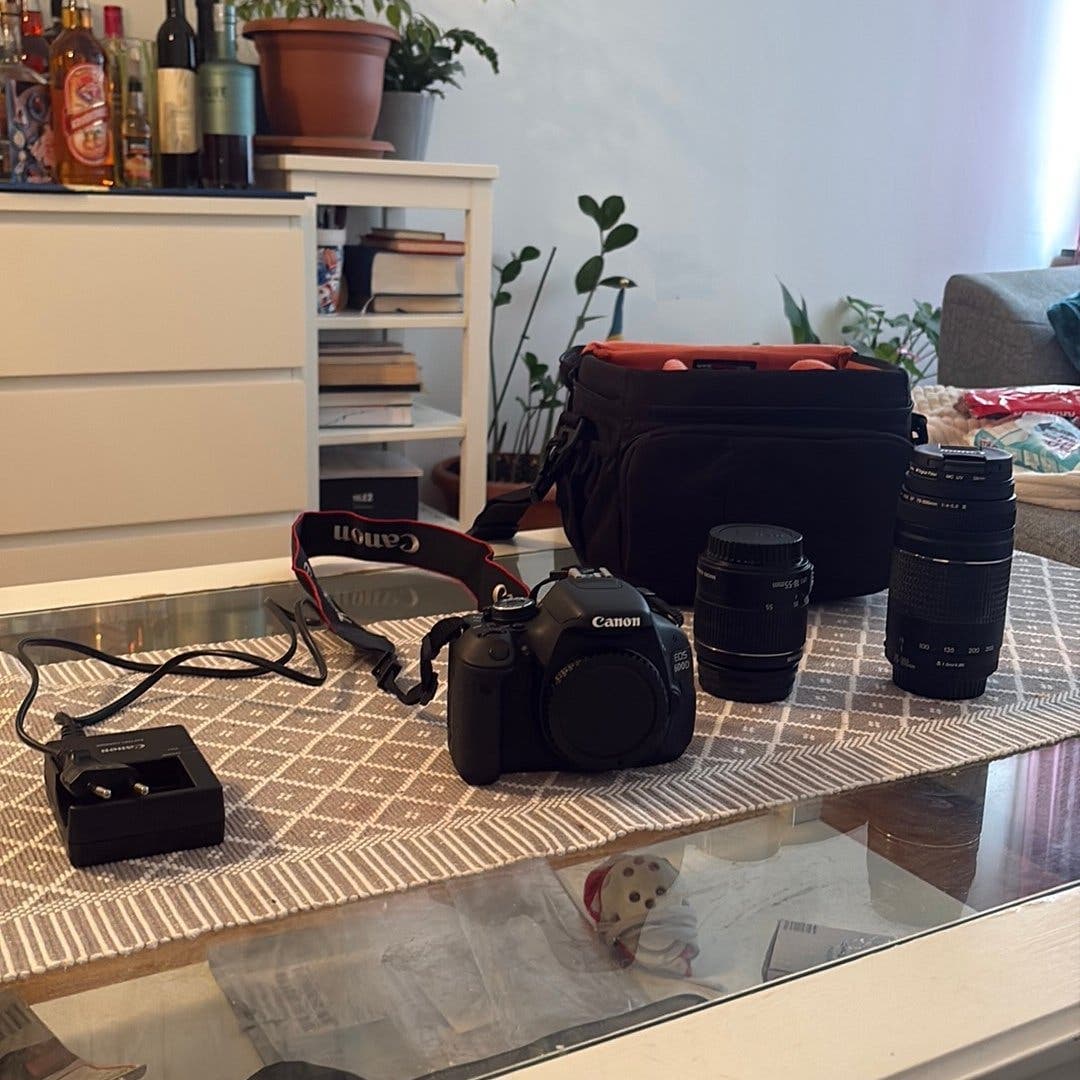 Systemkamera med två objektiv