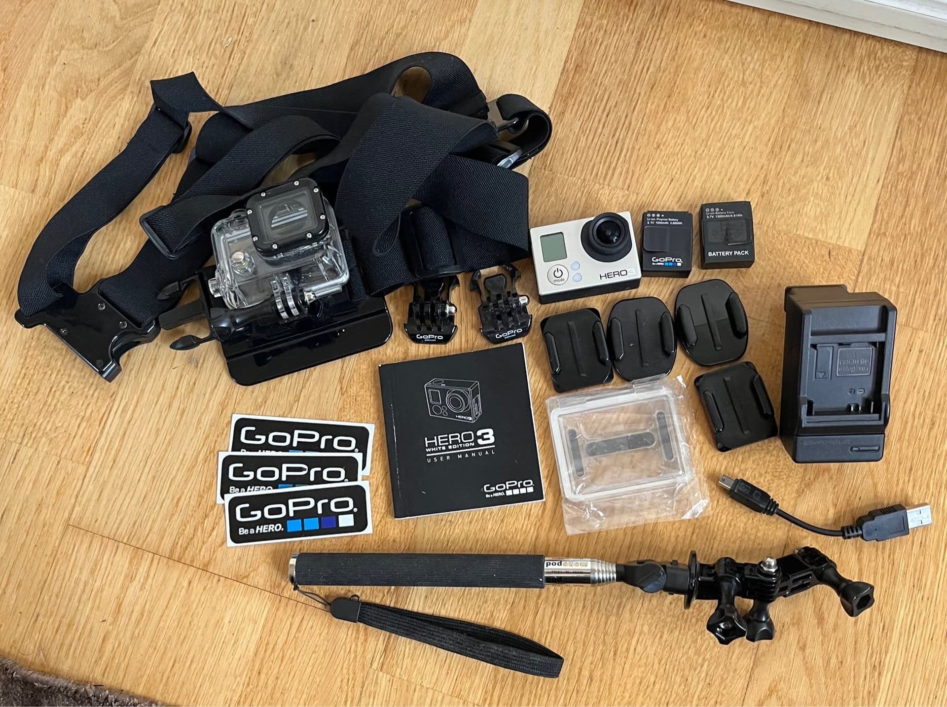 GoPro HERO3 White Edition med tillbehör