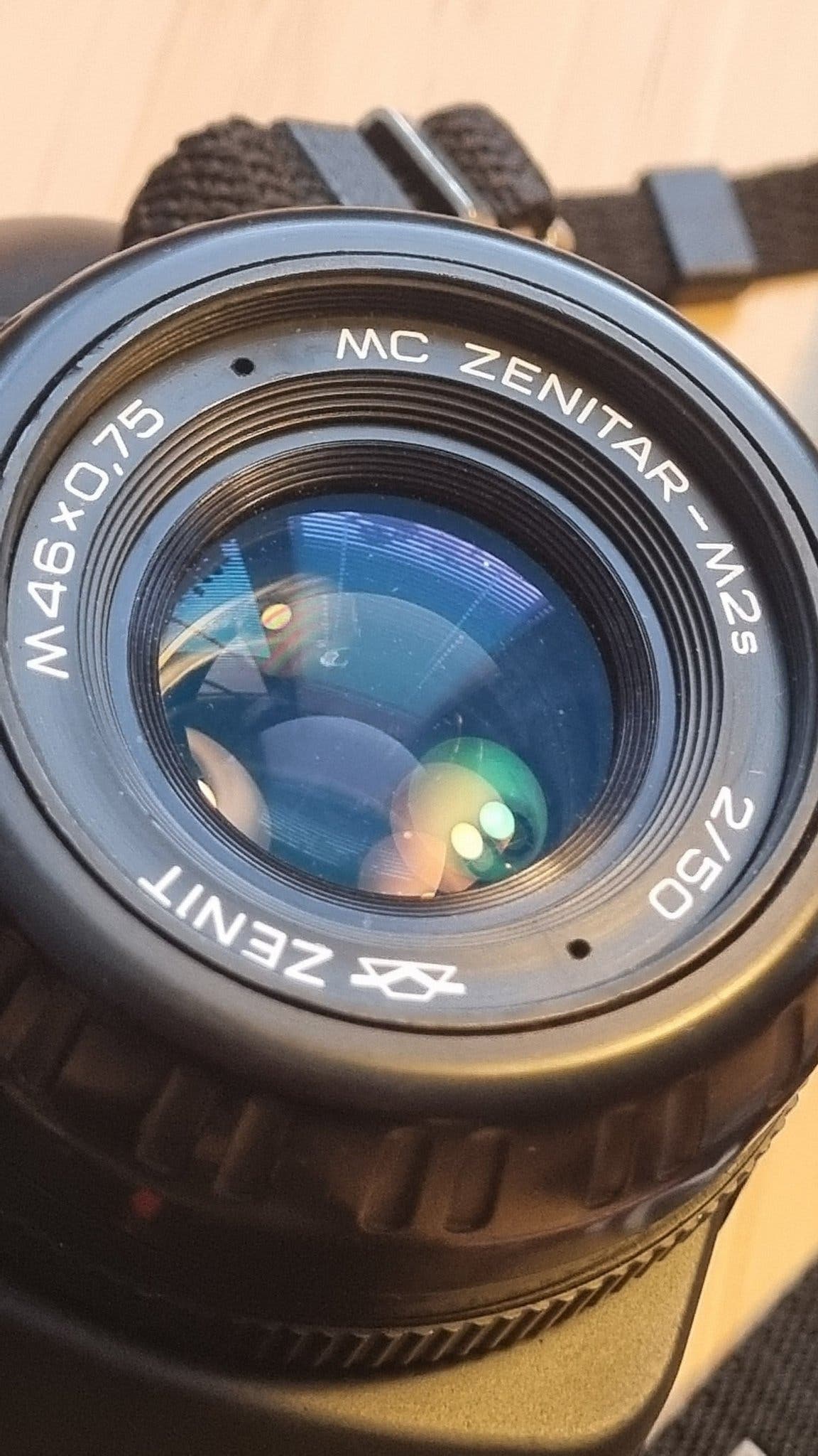 Kmz Zenit 412DX analog kamera med Zenitar-M2s objektiv