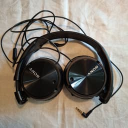Sony hörlurar MDR-ZX110NA, brusreducerande