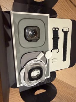 Apple Watch Ultra 2 med svart Ocean-band