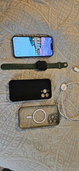 iPhone 13 Pro Max 256 GB + Apple Watch Series 7 45 mm