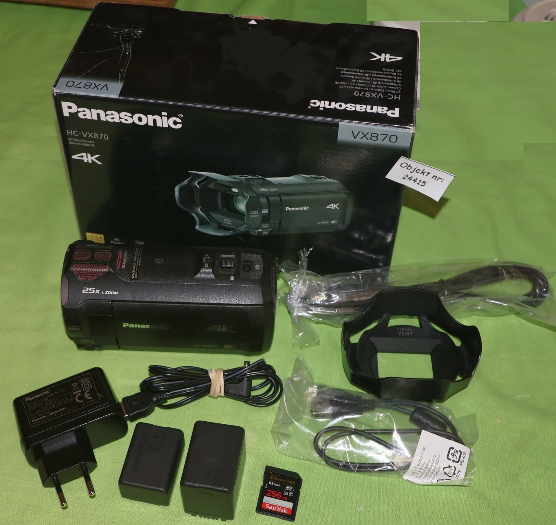 Panasonic VX870 4k videokamera med tillbehör (24415)