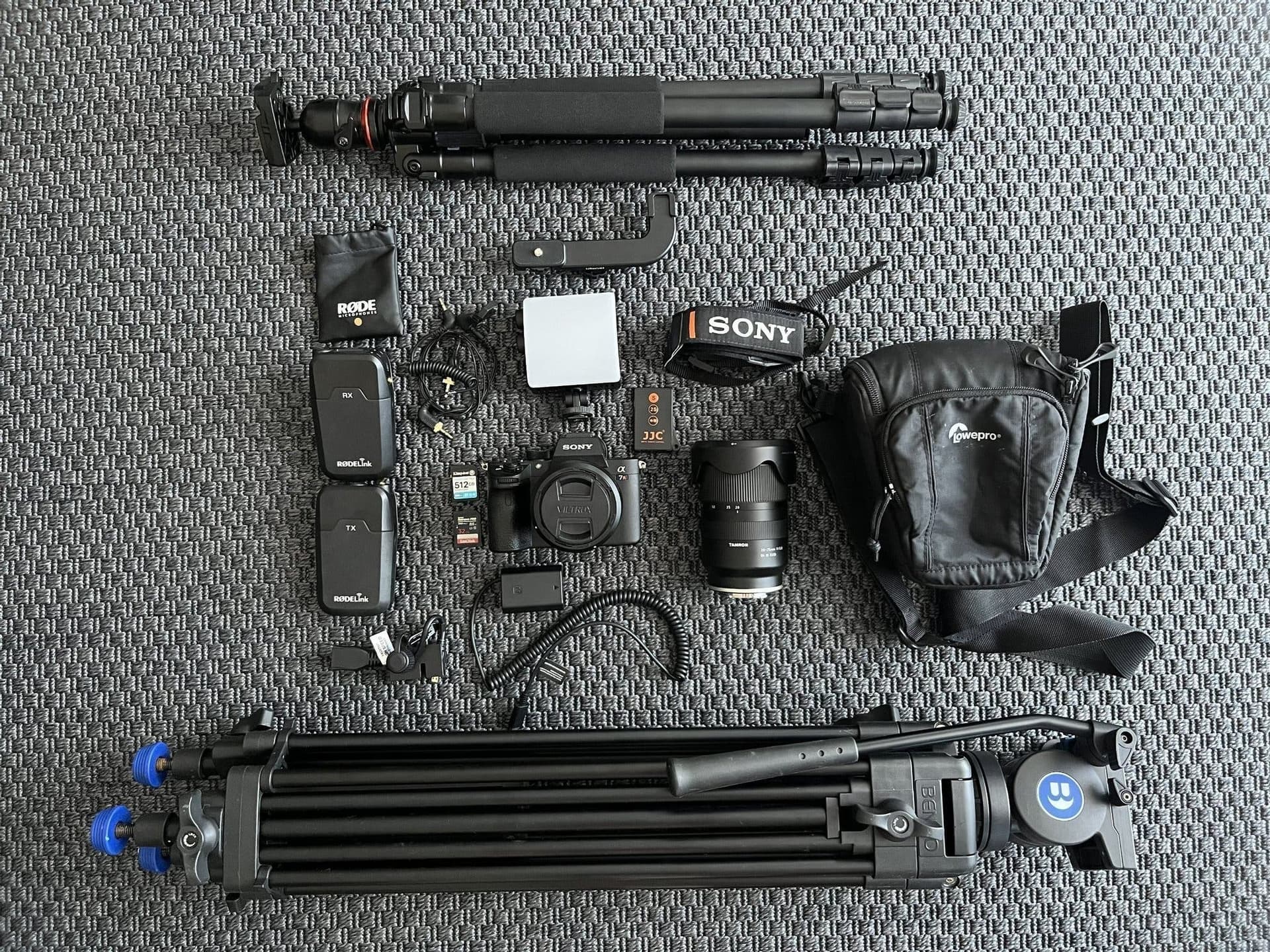 Sony A7R III + 2 objektiv och tillbehör säljes