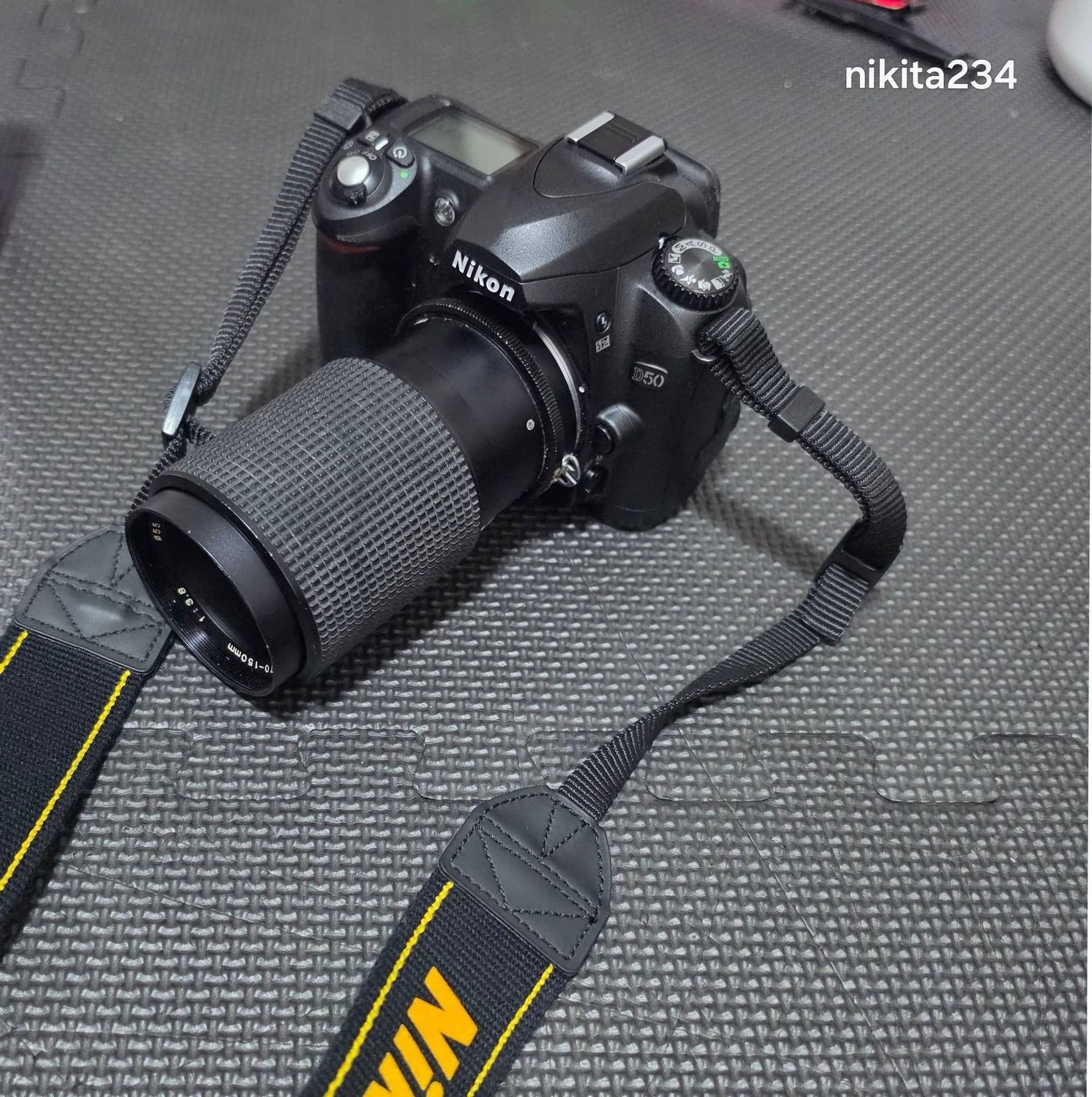 Nikon D50 med vintage RMC Tokina 70-210mm objektiv + SD-kort