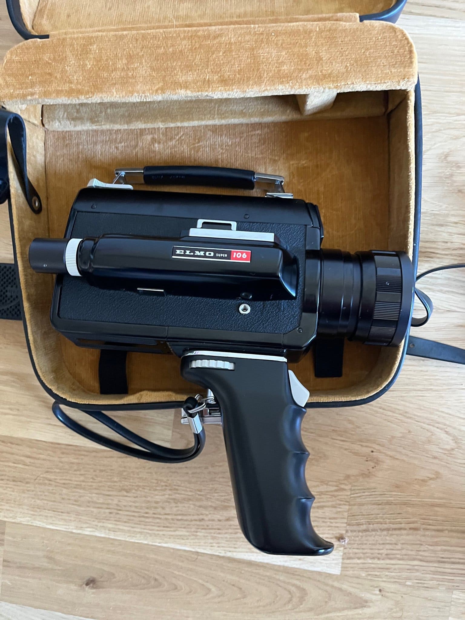 Elmo Super 106 Vintage Camera
