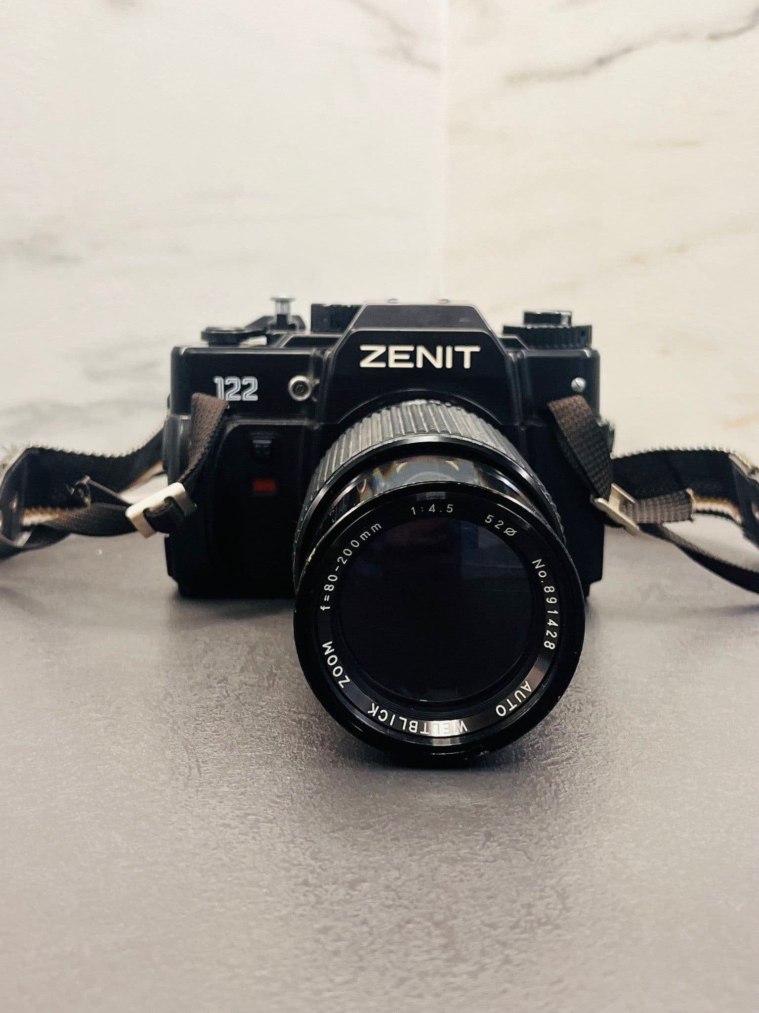 Analog kamera Zenit 122 med objektiv Welteblick Zoom f=80-200mm Vintage 1990,tal