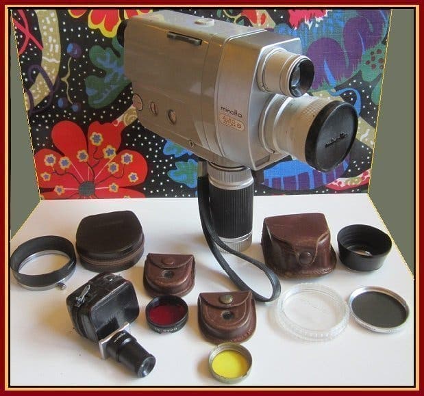 Minolta Zoom 8 8mm Cine Film Movie Camera-Tested & Working+Various accessories.